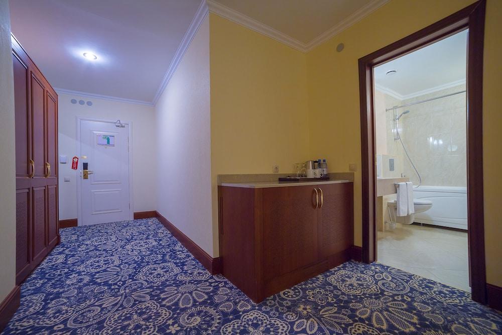 Ramada By Wyndham Hotel