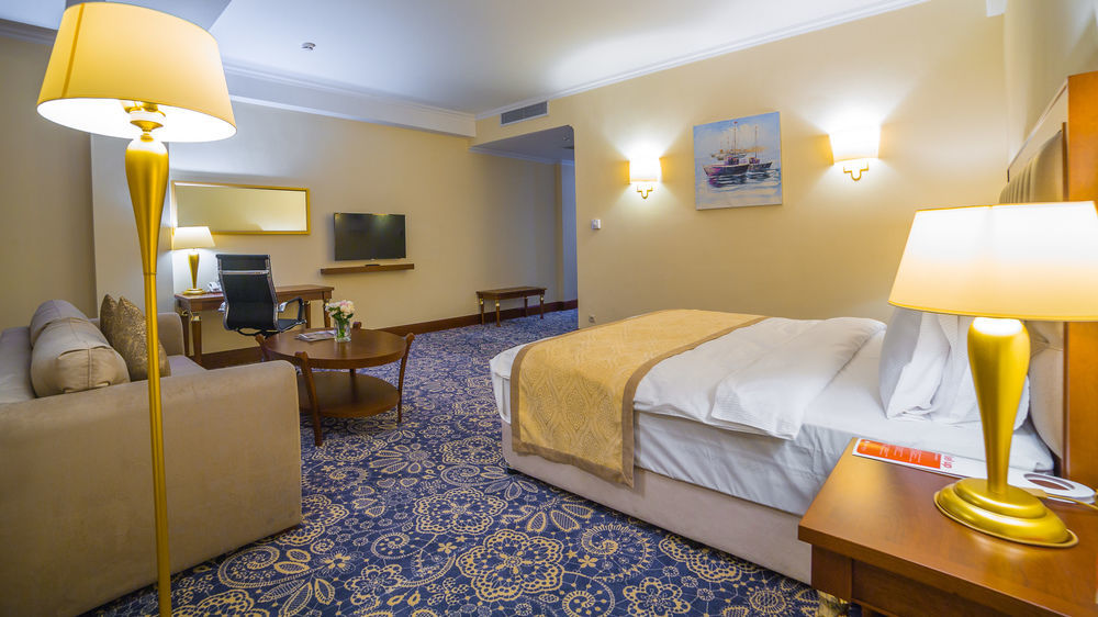Ramada By Wyndham 4* Almaty