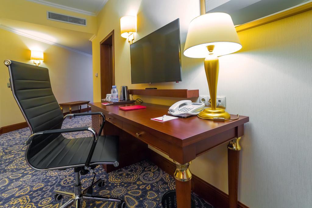 Отель Ramada By Wyndham 4*