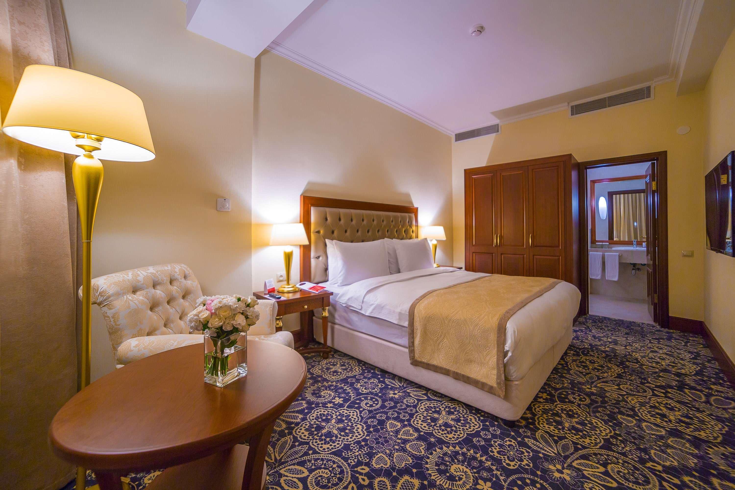 Отель Ramada By Wyndham 4*