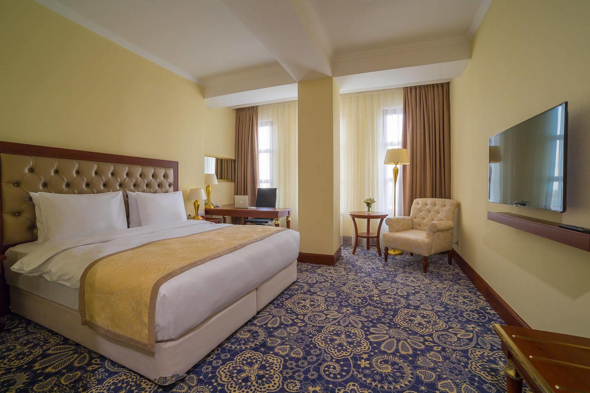 Ramada By Wyndham 4*