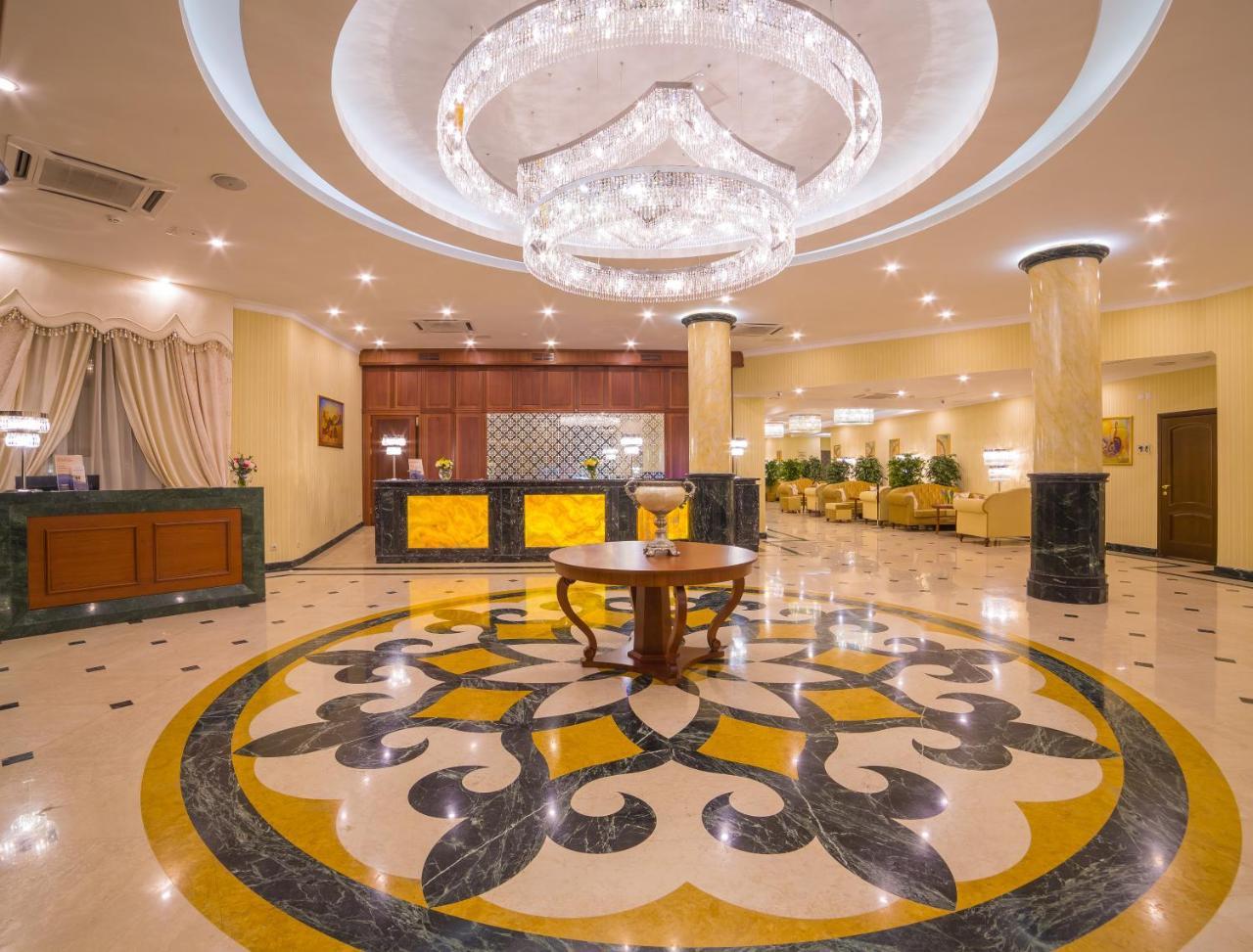 Ramada By Wyndham Отель Алматы